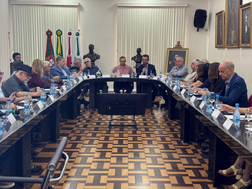 Programa da prefeitura ‘Nosso Centro’ reúne empresários e setor produtivo em encontro promovido pela ACA com Implurb