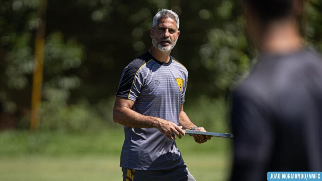 Rodrigo Santana chega ao Amazonas FC mirando acesso: “Vejo um elenco muito competitivo” Rodrigo Santana chega ao Amazonas FC mirando acesso: “Vejo um elenco muito competitivo”