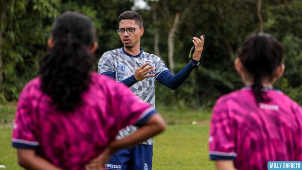 Vice-campeão no Penarol, Carlos Daniel projeta “formação e evolução” na base do São Raimundo Vice-campeão no Penarol, Carlos Daniel projeta “formação e evolução” na base do São Raimundo