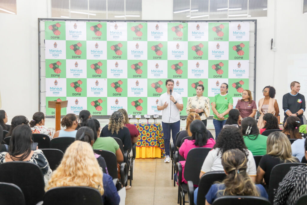 Atendimento inclusivo com integração de 155 apoios escolares Educação especial