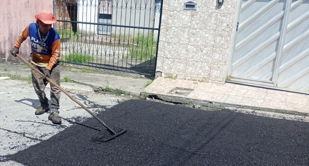 PMM avança com manutenção asfáltica na comunidade Fazendinha PMM avança com manutenção asfáltica na comunidade Fazendinha
