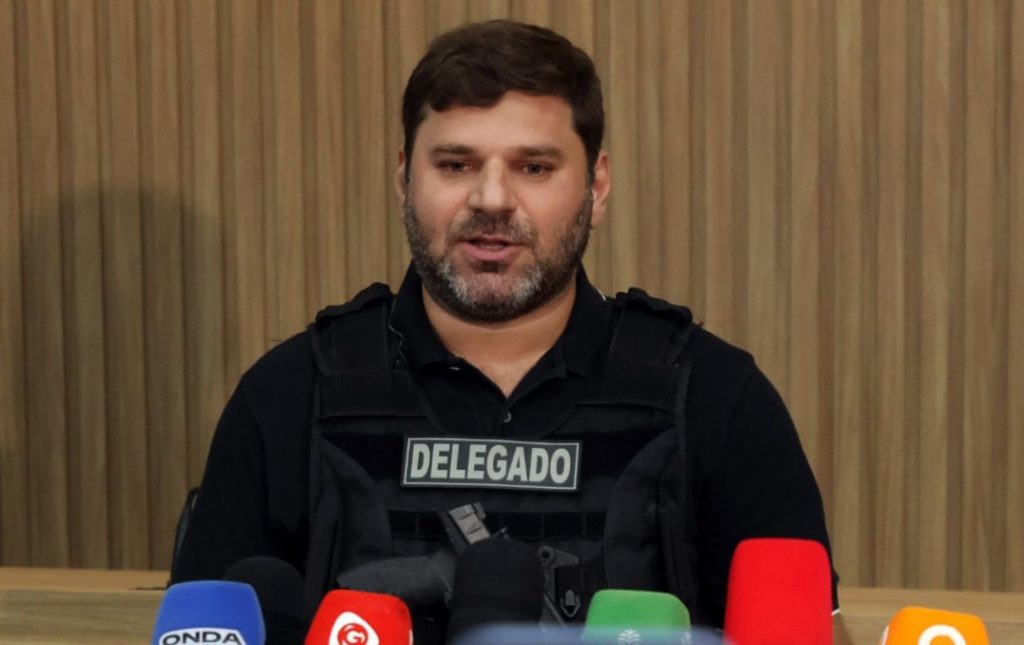 Polícia Civil prende dois homens foragidos por homicídio – Polícia Civil do AM Polícia Civil prende dois homens foragidos por homicídio – Polícia Civil do AM