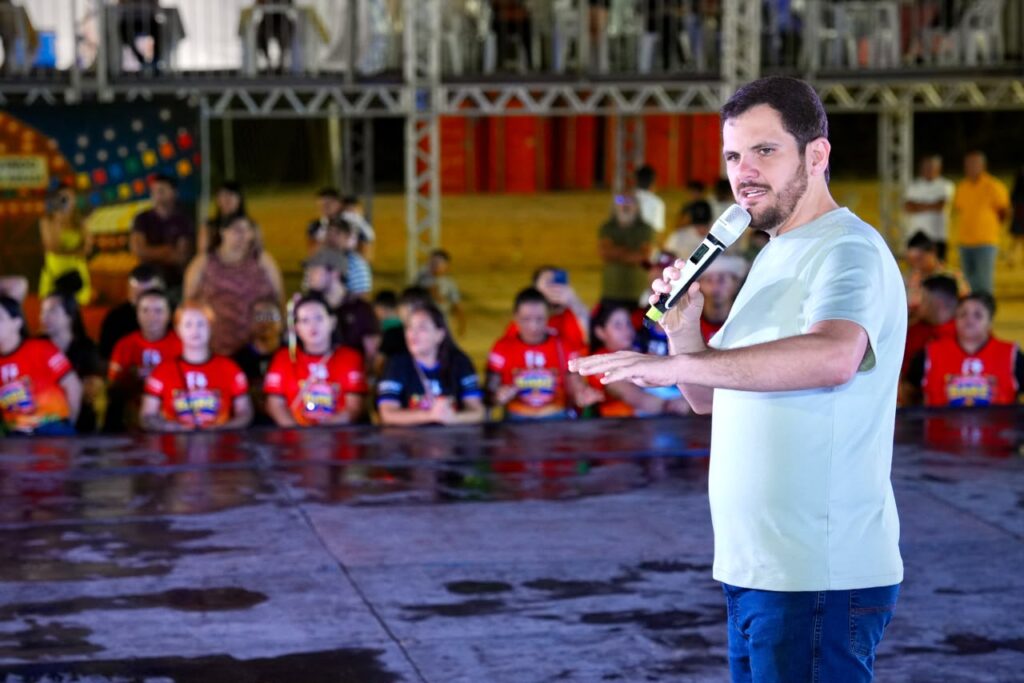 Prefeito Renato Junior anuncia mais de R$ 2,4 milhões para a construção de novo complexo esportivo Prefeito Renato Junior anuncia mais de R$ 2,4 milhões para a construção de novo complexo esportivo