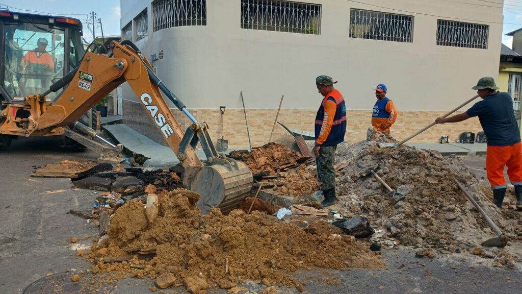 Prefeitura de Manaus realiza recuperação de rede de drenagem no bairro Lírio do Vale 2Prefeitura de Manaus realiza recuperação de rede de drenagem no bairro Lírio do Vale 2