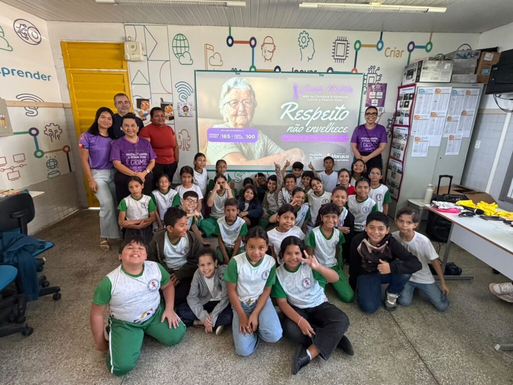 Prefeitura leva campanha ‘Junho Violeta’ a escolas municipais Prefeitura leva campanha ‘Junho Violeta’ a escolas municipais