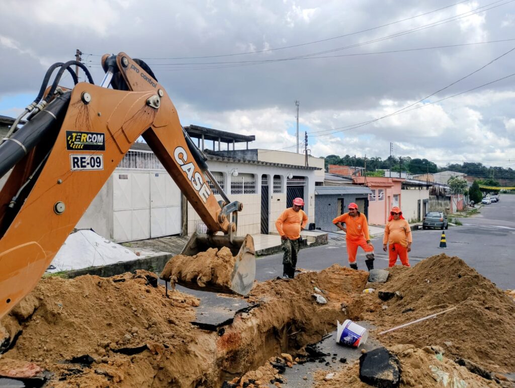 Recuperação de rede de drenagem profunda no bairro da Paz Obra