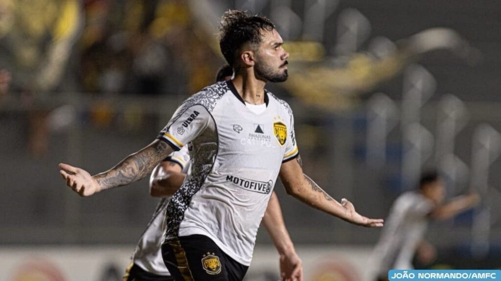 Com dois de Nico, Amazonas bate o Paysandu de virada e volta a vencer na Série C Com dois de Nico, Amazonas bate o Paysandu de virada e volta a vencer na Série C