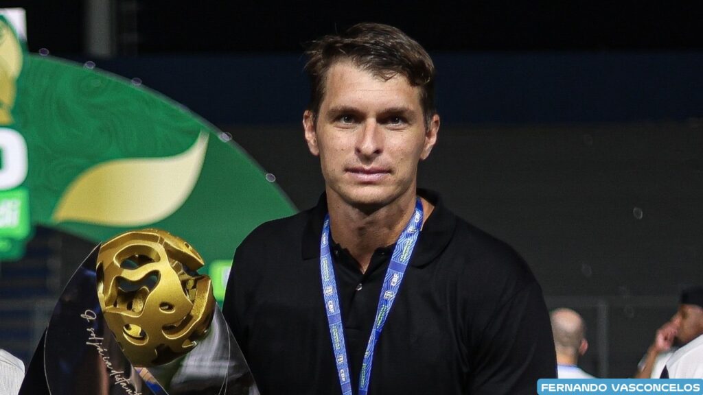 Nacional anuncia retorno de Thiago Gomes para comandar equipe na sequência da Série D Nacional anuncia retorno de Thiago Gomes para comandar equipe na sequência da Série D
