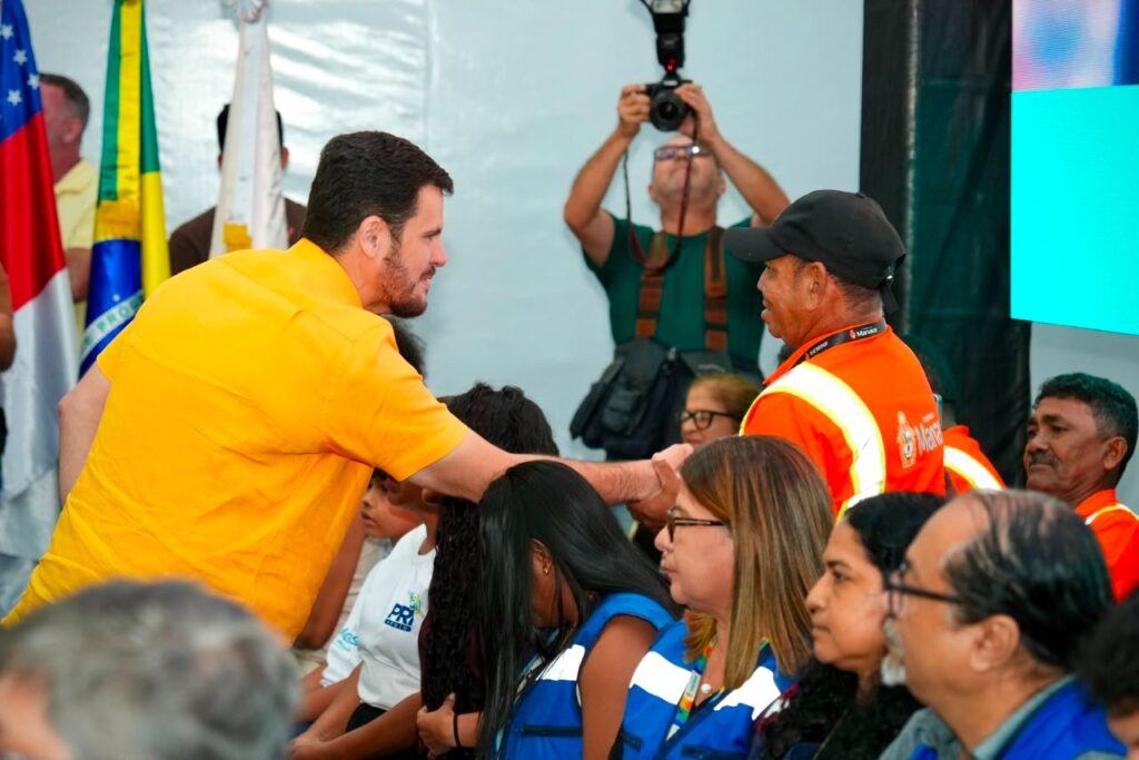 Prefeito Renato Junior anuncia antecipação da primeira parcela do 13º salário dos trabalhadores municipais Prefeito Renato Junior anuncia antecipação da primeira parcela do 13º salário dos trabalhadores municipais