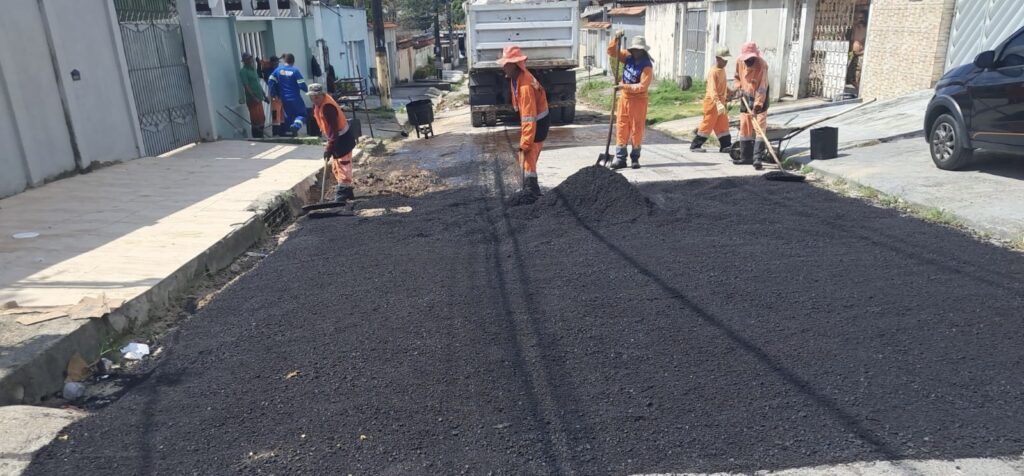 Prefeitura avança com recuperação asfáltica no conjunto Manoa