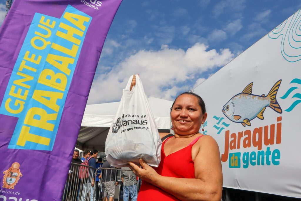 Prefeitura de Manaus distribui 50 mil jaraquis à população dos bairros Santa Etelvina e Lago Azul Prefeitura de Manaus distribui 50 mil jaraquis à população dos bairros Santa Etelvina e Lago Azul