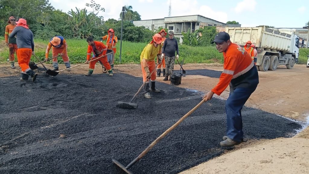 Prefeitura de Manaus transforma mobilidade no bairro Tarumã com recuperação asfáltica de via importante para a comunidade Prefeitura de Manaus transforma mobilidade no bairro Tarumã com recuperação asfáltica de via importante para a comunidade