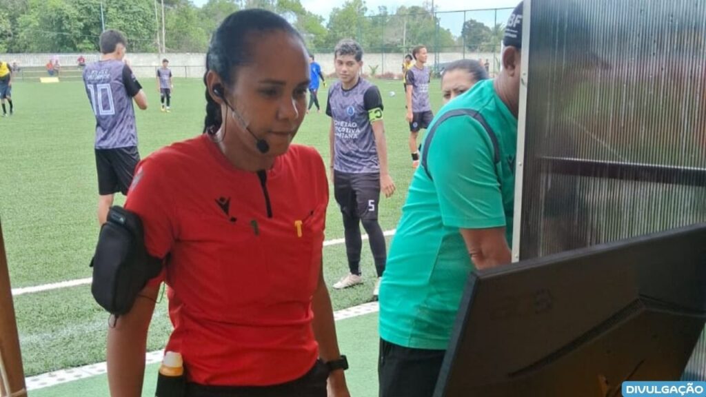 Primeira árbitra amazonense a atuar como VAR estreia na final da Copa da Floresta Bemol 2026 Primeira árbitra amazonense a atuar como VAR estreia na final da Copa da Floresta Bemol 2026