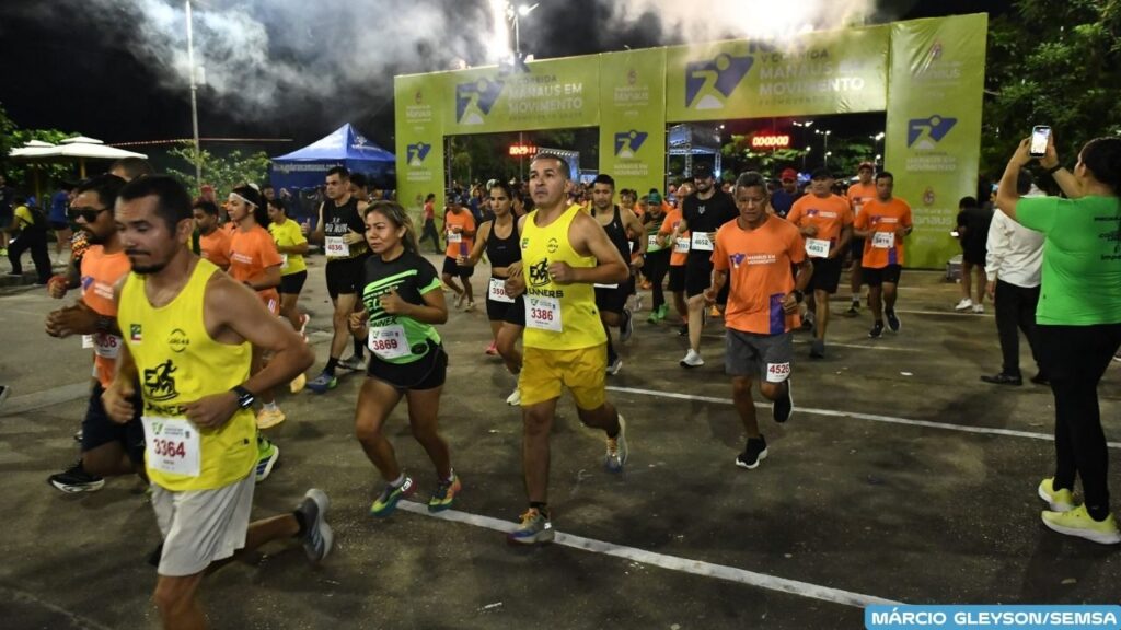 ‘Manaus em Movimento’ levou cerca de seis mil atletas e adeptos da corrida de rua à Ponta Negra neste domingo