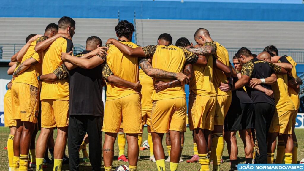 Em manifestação conjunta, elenco do Amazonas FC denuncia atrasos salariais de até cinco meses e cobra solução do clube Em manifestação conjunta, elenco do Amazonas FC denuncia atrasos salariais de até cinco meses e cobra solução do clube