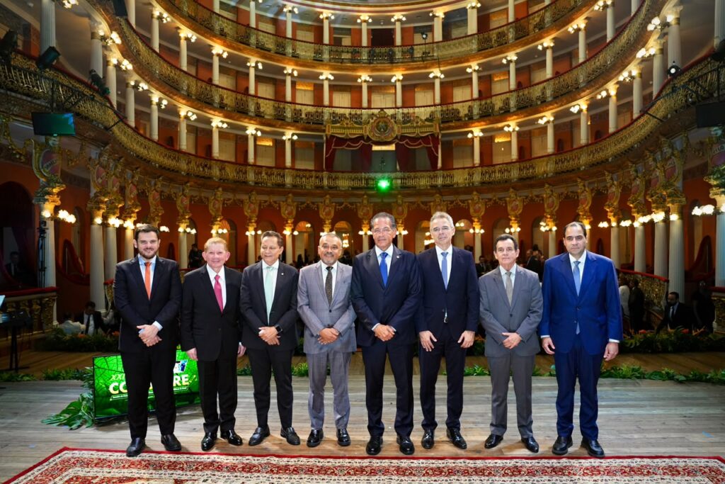 Prefeito Renato Junior destaca construção de Justiça próxima ao povo durante abertura do XXI Consepre no Teatro Amazonas Prefeito Renato Junior destaca construção de Justiça próxima ao povo durante abertura do XXI Consepre no Teatro Amazonas