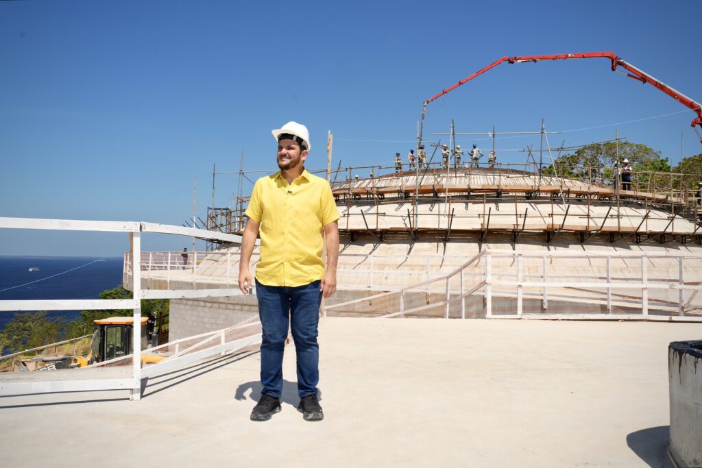 Prefeito vistoria obras do parque Encontro das Águas Fiscalização