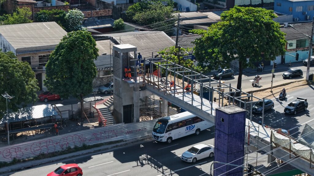 Prefeitura de Manaus conclui 65% das obras da passarela Santos Dumont