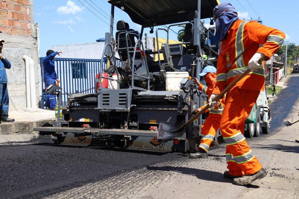 Prefeitura de Manaus realiza recapeamento e transforma mobilidade na comunidade Parque Rio Solimões