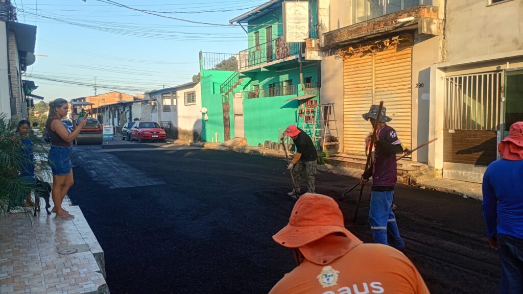 Programa “Manaus que a Gente Cuida” fortalece infraestrutura na comunidade Val Paraíso, zona Leste da cidade Programa “Manaus que a Gente Cuida” fortalece infraestrutura na comunidade Val Paraíso, zona Leste da cidade