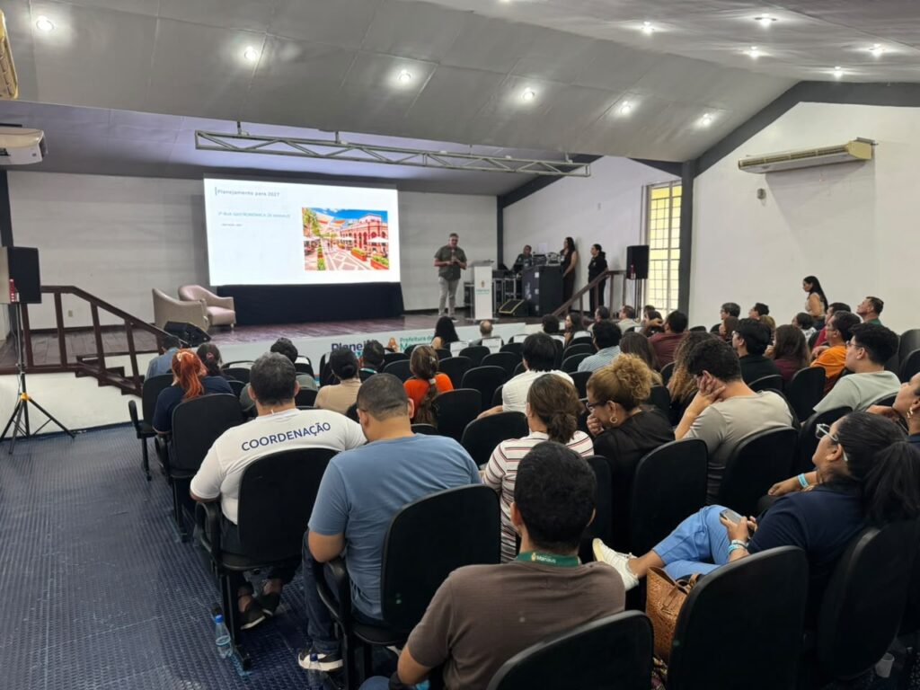 Implurb leva serviços à população e apresenta planejamento urbano para 2027 no ‘Planeja Manaus’ Programa