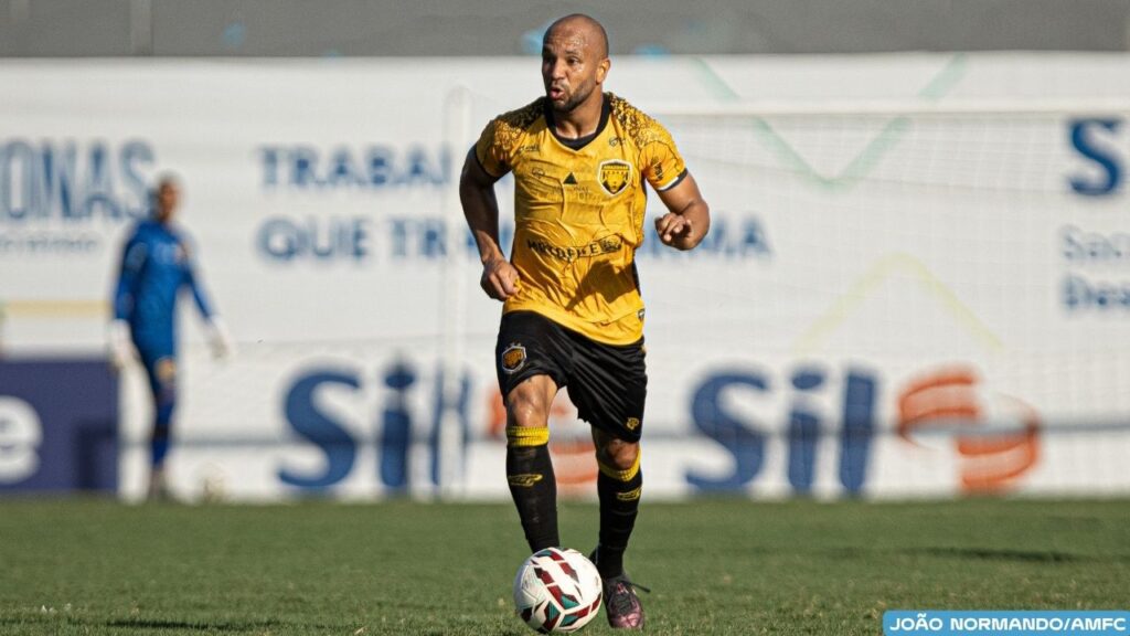 Lateral-esquerdo Ítalo Silva é a primeira renovação registrada pelo Amazonas FC para 2027