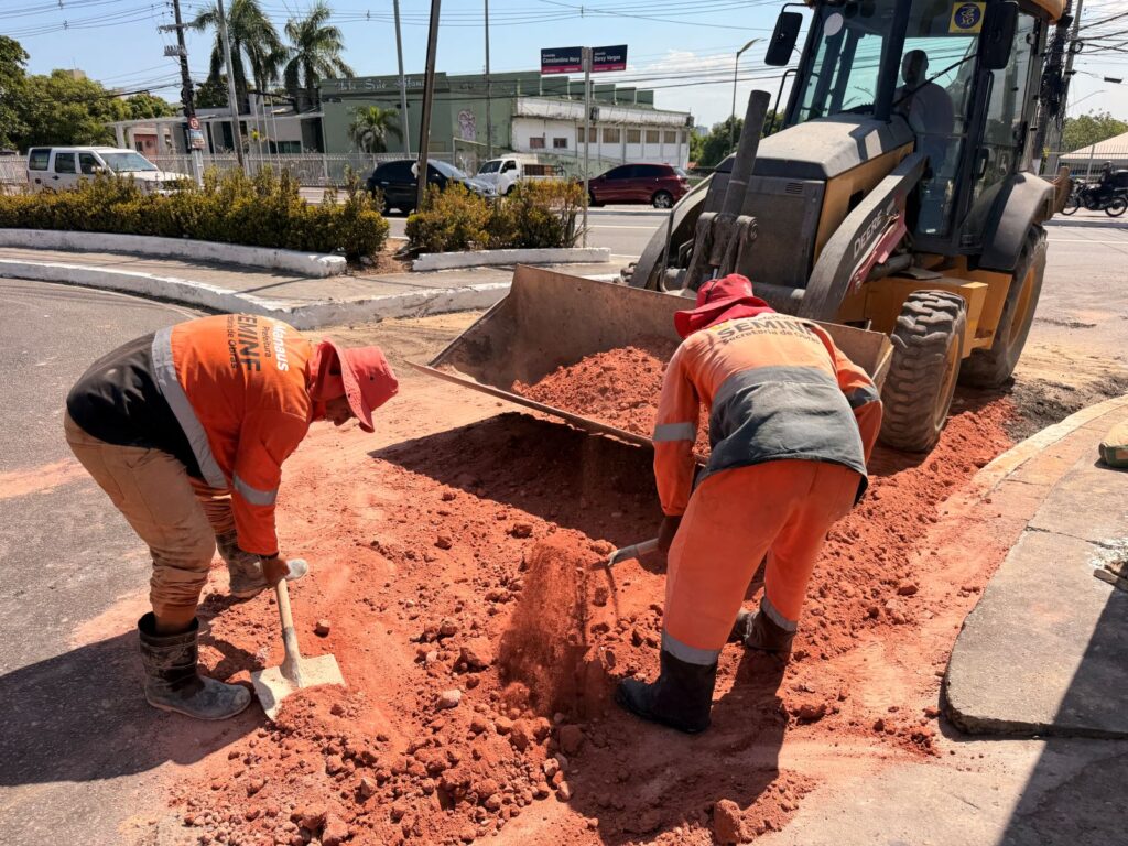 Prefeitura de Manaus avança em obra emergencial para recuperar galeria subterrânea no cruzamento das avenidas Constantino Nery e Darcy Vargas