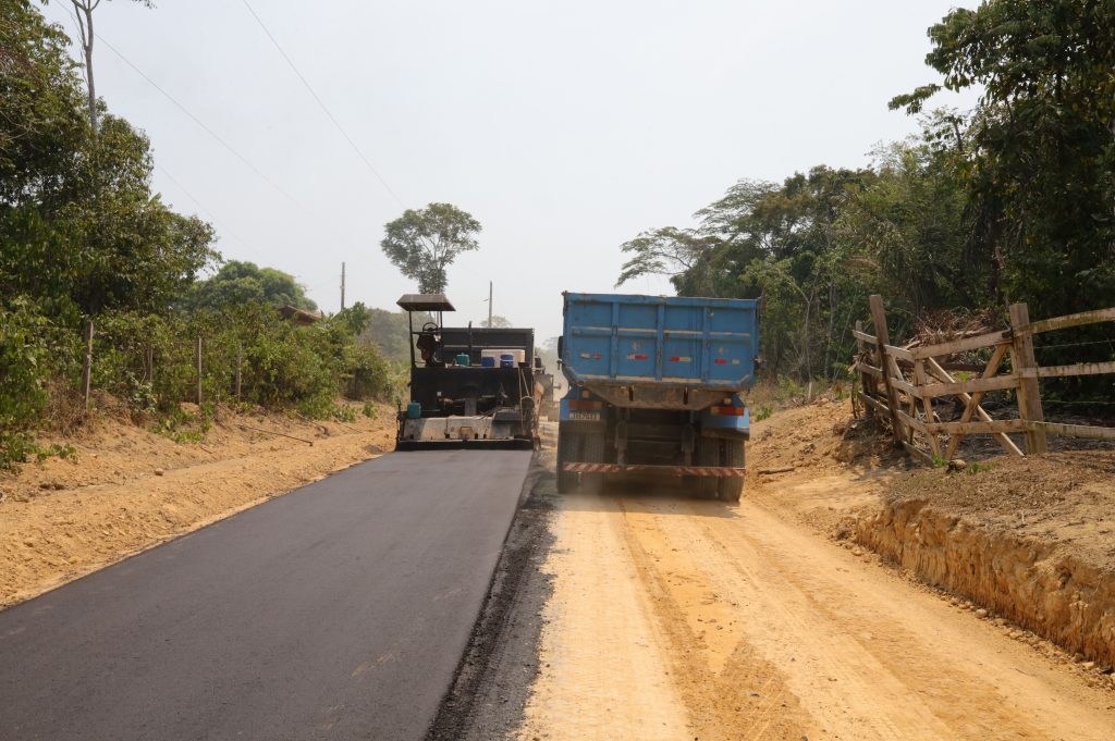 Prefeitura de Manaus inicia pavimentação no ramal do Pedreiras e melhora acesso à zona rural Prefeitura de Manaus inicia pavimentação no ramal do Pedreiras e melhora acesso à zona rural