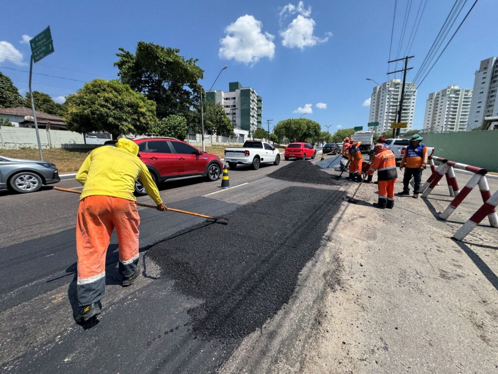 Prefeitura de Manaus reforça segurança e mobilidade na avenida São Jorge com manutenção asfáltica