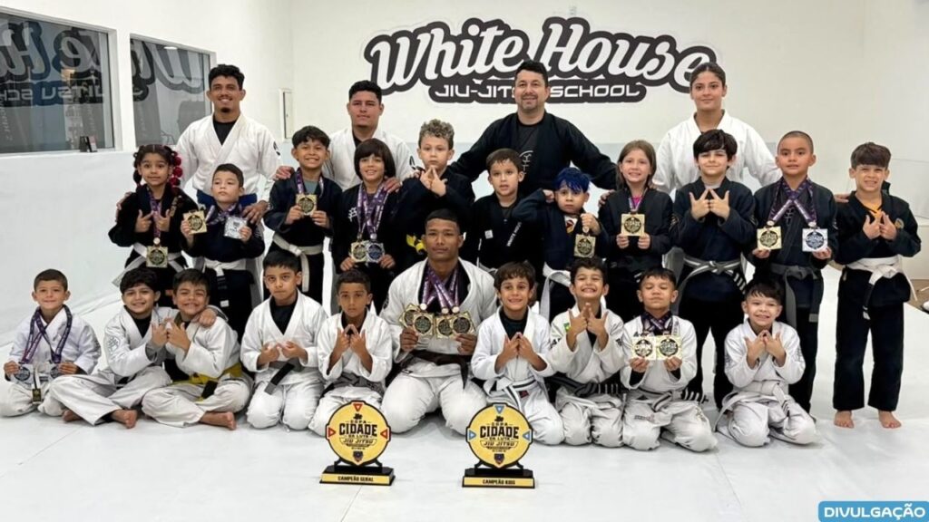 White House conquista título geral da Copa Cidade da Luta de Jiu-Jítsu com 88 medalhas White House conquista título geral da Copa Cidade da Luta de Jiu-Jítsu com 88 medalhas