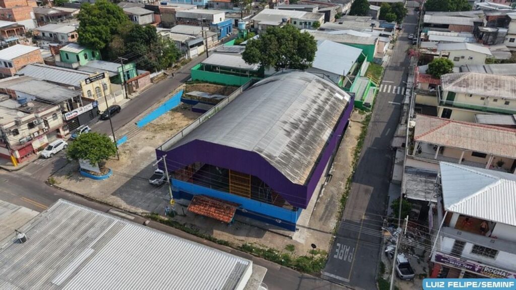 Prefeitura de Manaus avança na reta final da reforma da quadra de esportes do Lírio do Vale Prefeitura de Manaus avança na reta final da reforma da quadra de esportes do Lírio do Vale