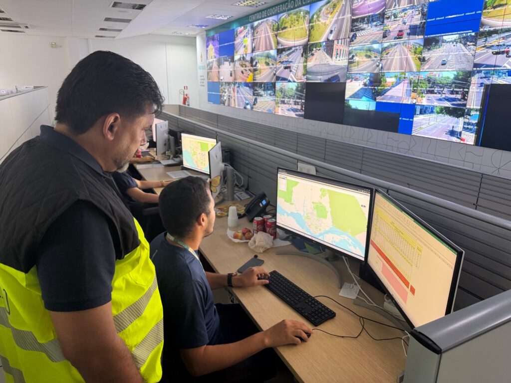 Prefeitura de Manaus monitora trânsito e transporte, que seguem dentro da normalidade neste domingo de eleições Prefeitura de Manaus monitora trânsito e transporte, que seguem dentro da normalidade neste domingo de eleições
