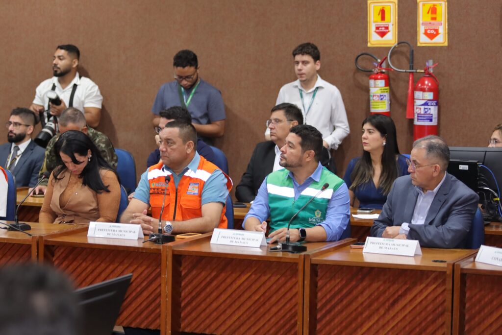 Prefeitura de Manaus participa de reunião com o governo federal Prefeitura de Manaus participa de reunião com o governo federal